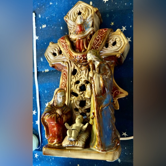 Manger Scene Ceramic Christmas Light with Cross - Picture 10 of 10